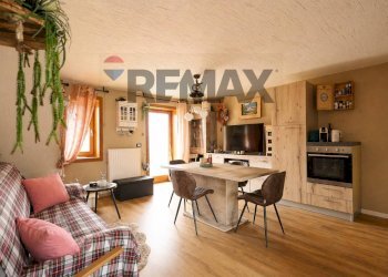 Sala da pranzo - Four-room apartment VIA KROITZLE, Roana - photo 8