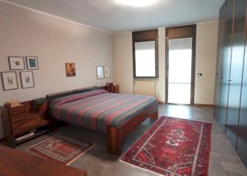 Camera da letto - Four-room apartment via Antonio Gramsci, 26, Borgomanero - photo 32