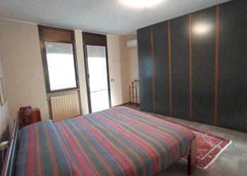 Camera da letto - Four-room apartment via Antonio Gramsci, 26, Borgomanero - photo 33