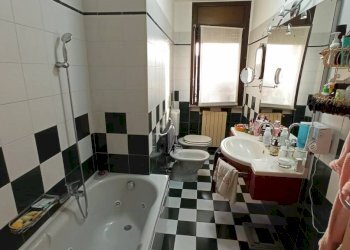 Bagno - Four-room apartment via Antonio Gramsci, 26, Borgomanero - photo 38