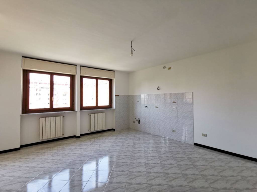 Cucina - Trilocale via San Marchese, 36/3, Venaria Reale - foto 2