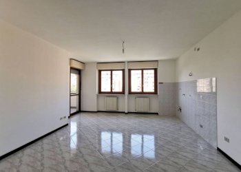 Cucina - Trilocale via San Marchese, 36/3, Venaria Reale - foto 3
