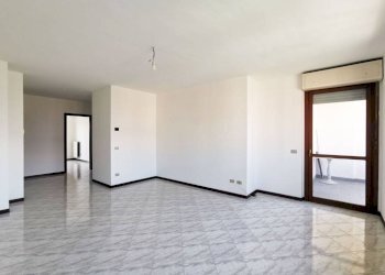 Cucina - Trilocale via San Marchese, 36/3, Venaria Reale - foto 4