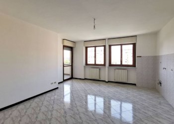 Cucina - Trilocale via San Marchese, 36/3, Venaria Reale - foto 12