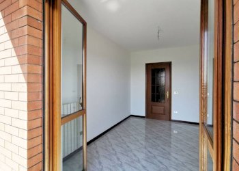 Camera da letto - Trilocale via San Marchese, 36/3, Venaria Reale - foto 21