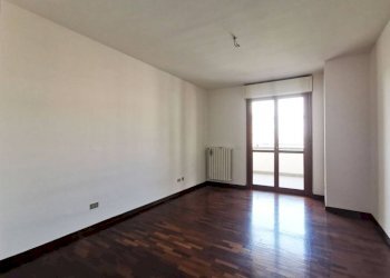 Camera da letto - Trilocale via San Marchese, 36/3, Venaria Reale - foto 23