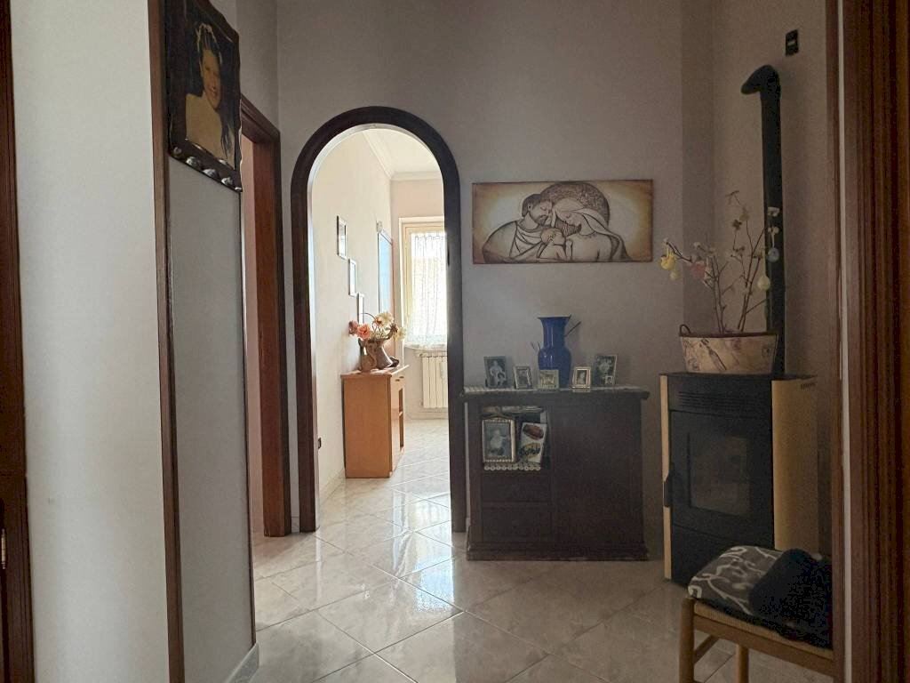 Corridoio - Three-room apartment via Pietro Nenni, 31, Montelibretti - photo 2