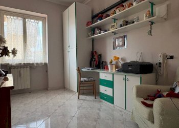 Camera da letto - Three-room apartment via Pietro Nenni, 31, Montelibretti - photo 4