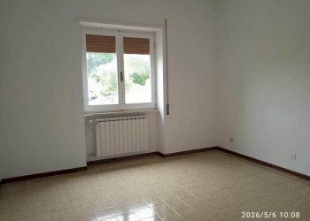 Camera da letto - Three-room apartment via Ternana, Fara in Sabina - photo 7