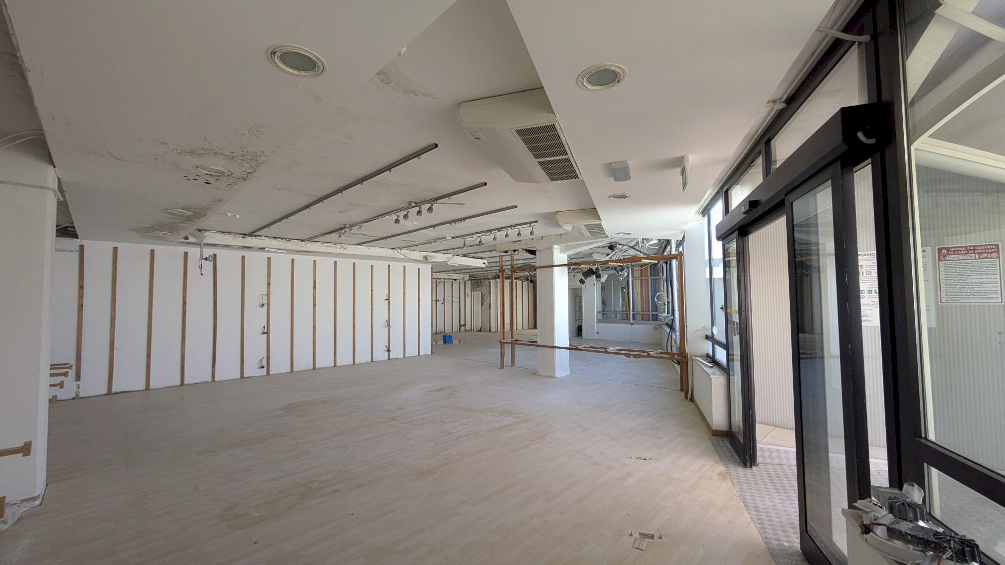 Locale Commerciale Viale Unità D'Italia, Ripalimosani - foto 1