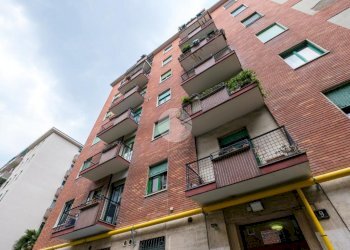 Trilocale Via Privata Martiri Triestini, Milano (zona San Siro) - foto 1