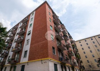 Trilocale Via Privata Martiri Triestini, Milano (zona San Siro) - foto 2