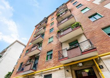 Trilocale Via Privata Martiri Triestini, Milano (zona San Siro) - foto 2