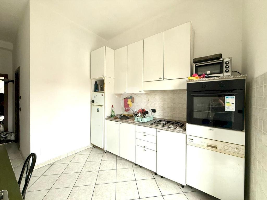Three-room apartment Via domodossola, Torino (neighborhood Parella) - photo 3