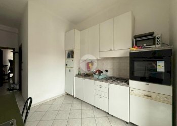 Three-room apartment Via domodossola, Torino (neighborhood Parella) - photo 2