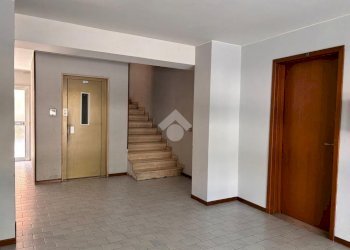 One-room apartment Viale Giulio Cesare, Novara - photo 2