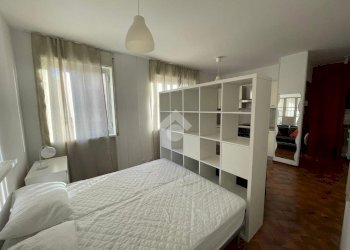 One-room apartment Viale Giulio Cesare, Novara - photo 4