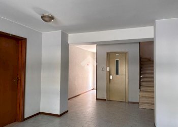 One-room apartment Viale Giulio Cesare, Novara - photo 17