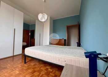 Three-room apartment Via Liberazione, Peschiera Borromeo - photo 12