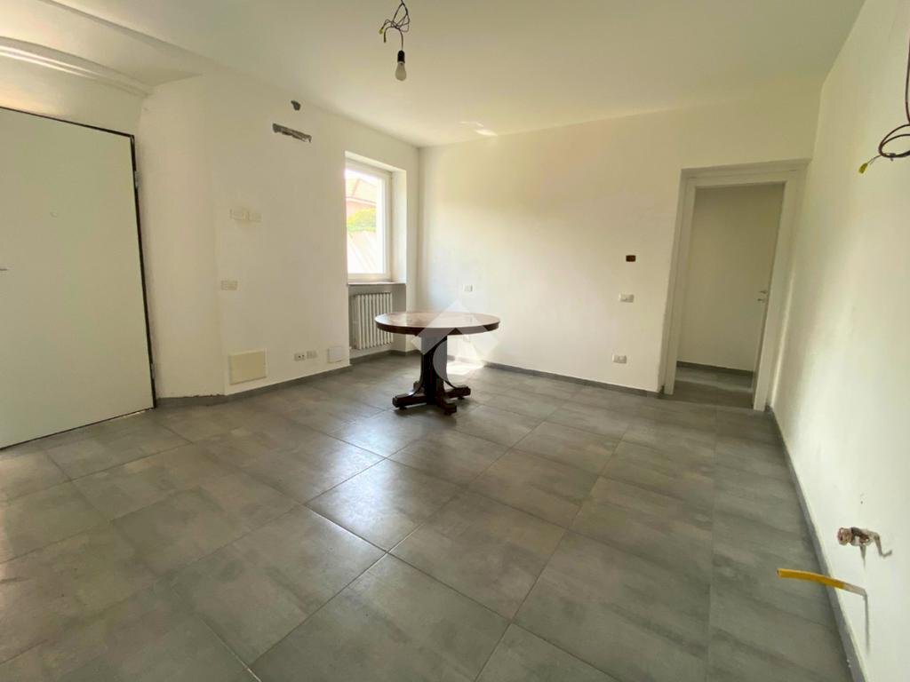 One-room apartment Via Milite Ignoto, Canegrate - photo 1