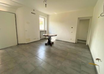 One-room apartment Via Milite Ignoto, Canegrate - photo 1