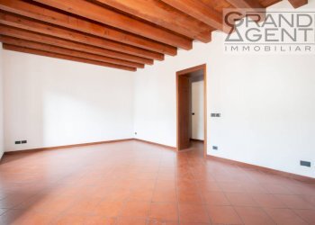 Foto 3 - Three-room apartment Corte Sgarzarie
 
4, Verona - photo 2