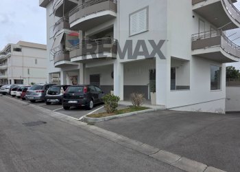 Edificio all\'aperto - Shop via Castagna
73/75/77, Casoria - photo 8