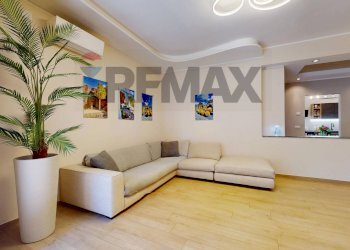 Soggiorno - Three-room apartment via Padre Banfi, Rho - photo 3