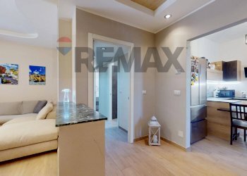 Soggiorno - Three-room apartment via Padre Banfi, Rho - photo 8