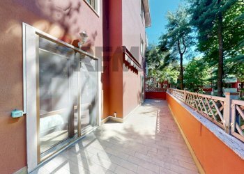 Balcone - Three-room apartment via Padre Banfi, Rho - photo 12