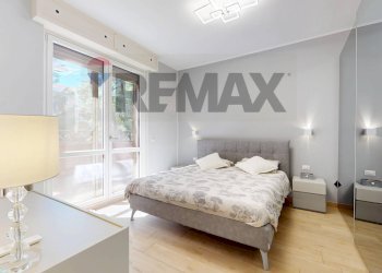 Camera / camera da letto - Three-room apartment via Padre Banfi, Rho - photo 22