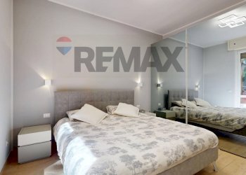 Camera / camera da letto - Three-room apartment via Padre Banfi, Rho - photo 25