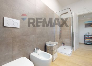 Bagno - Three-room apartment via Padre Banfi, Rho - photo 30
