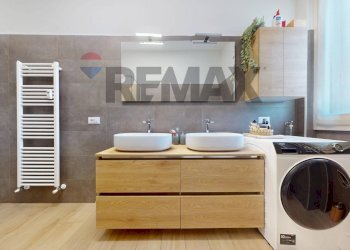 Bagno - Three-room apartment via Padre Banfi, Rho - photo 35