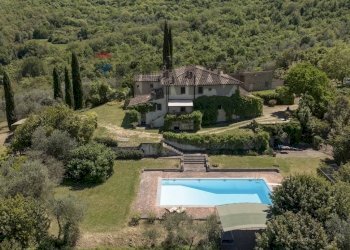 Piscina - Casa semi indipendente Località Mitigliano
 
13, Rignano sull'Arno - foto 2