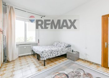 Camera / camera da letto - Three-room apartment Via Buozzi
 
19, Paullo - photo 14