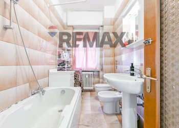 Bagno - Three-room apartment Via Buozzi
 
19, Paullo - photo 23