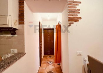 Hall / corridoio - Appartamento Via Cadorna
 
4, Germignaga - foto 5
