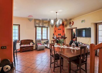 Sala da pranzo - Independent house Via Nazario Sauro
 
18, Cittiglio - photo 4