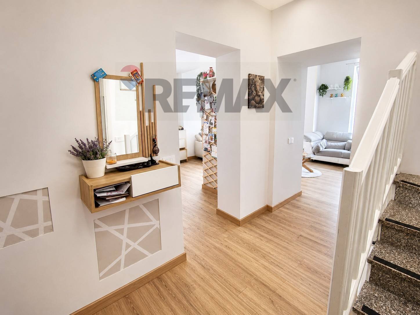 Hall / corridoio - Semi-detached house VIA PIAVE
2, Cuvio - photo 3