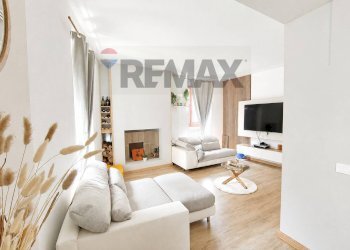 Soggiorno - Semi-detached house VIA PIAVE
 
2, Cuvio - photo 6