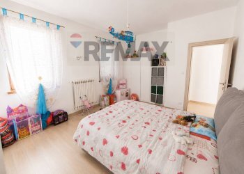 Camera / camera da letto - Semi-detached house VIA PIAVE
 
2, Cuvio - photo 11