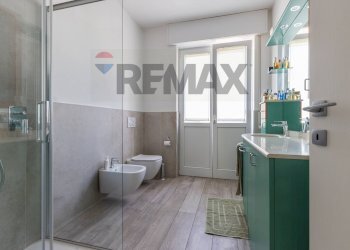 Bagno - Trilocale VIA GATTONI
 
40, Porto Ceresio - foto 11