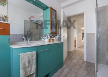Bagno - Trilocale VIA GATTONI
 
40, Porto Ceresio - foto 12