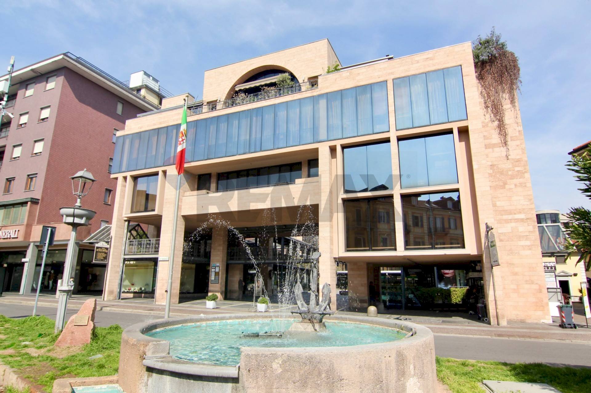 Edificio all\'aperto - Ufficio PIAZZA XX SETTEMBRE
 
1, Varese - foto 1