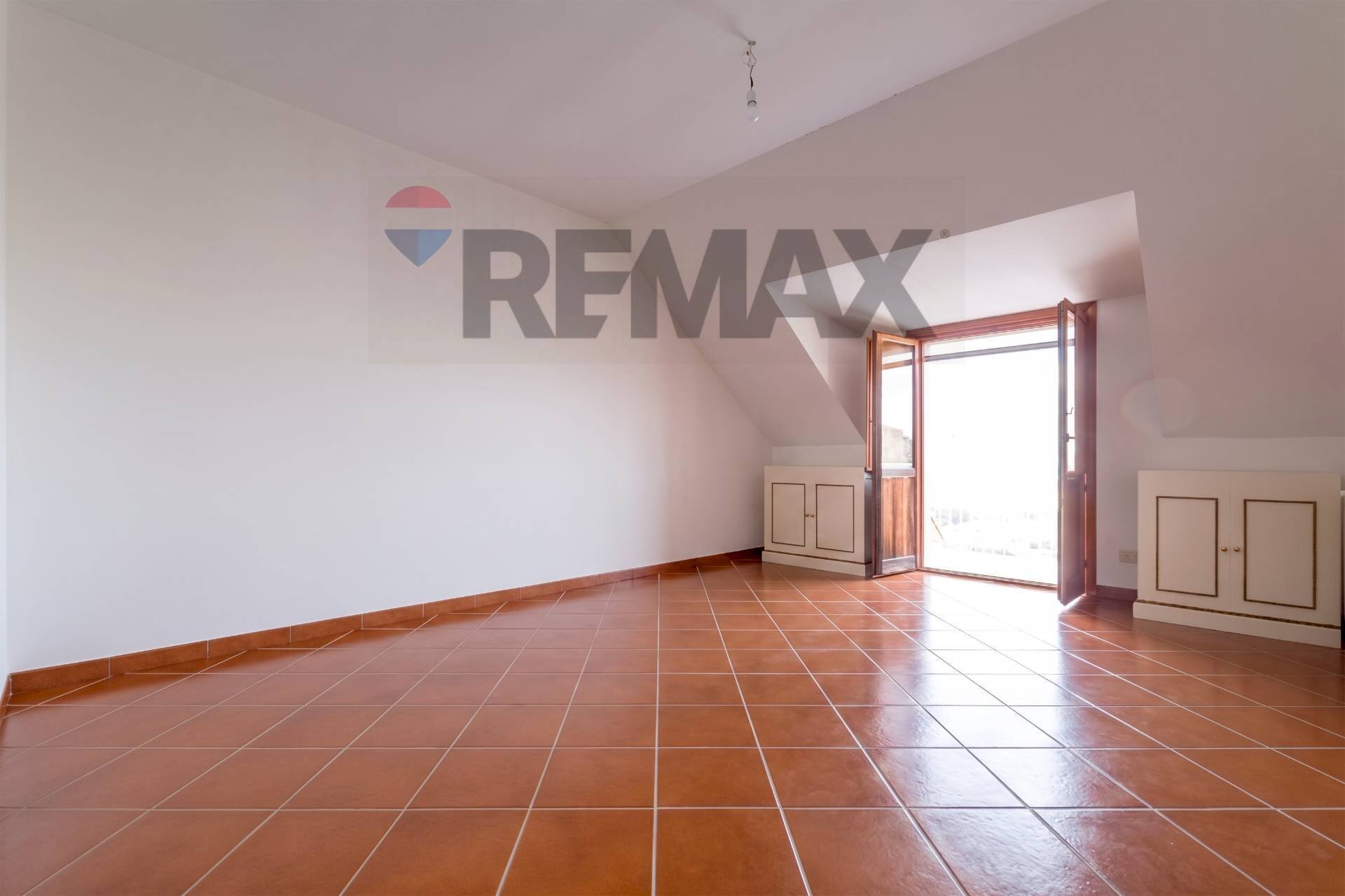 Camera - Four-room apartment Via Antonino Lo Presti
100, Salemi - photo 2