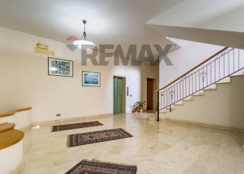Androne - Four-room apartment Via Antonino Lo Presti
 
100, Salemi - photo 15