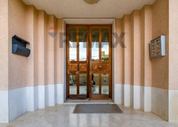 Portone ingresso - Four-room apartment Via Antonino Lo Presti
 
100, Salemi - photo 18