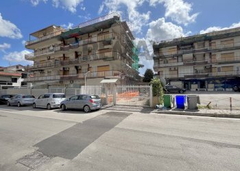 Edificio all\'aperto - Three-room apartment Via della Resistenza
 
124, Villaricca - photo 25
