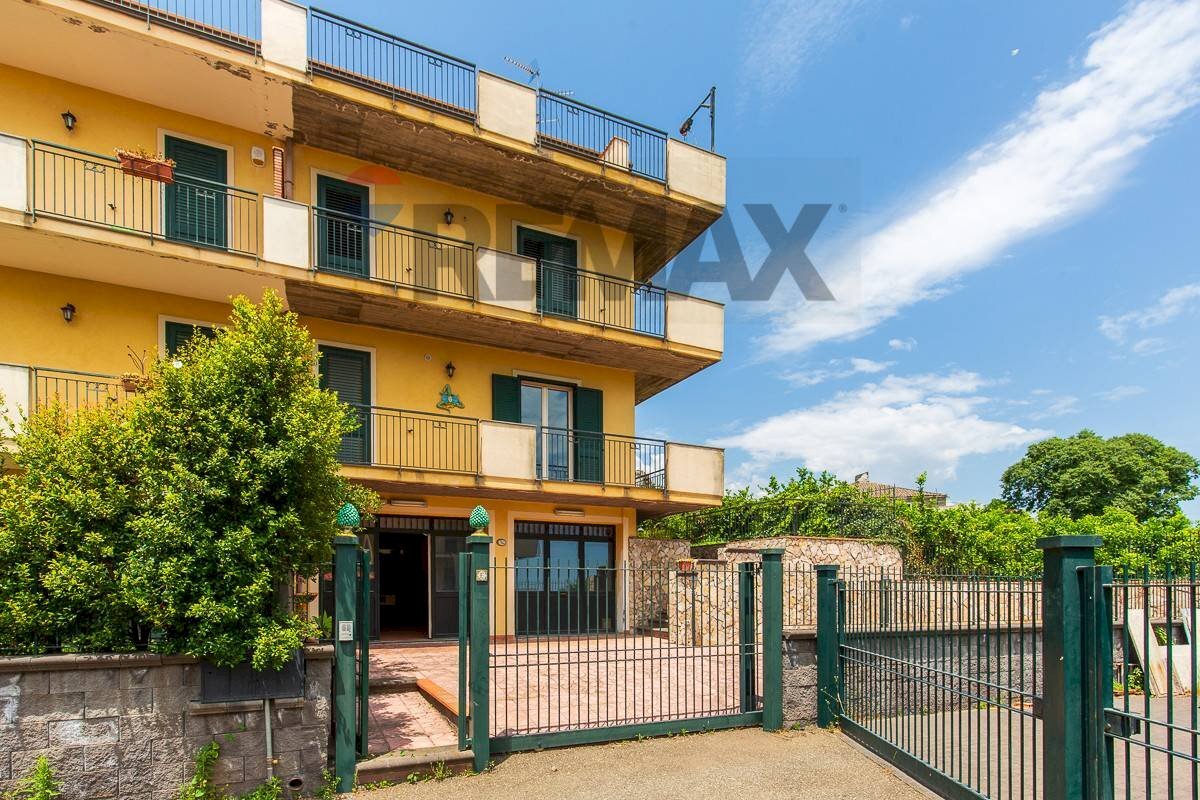 Edificio all\'aperto - Villa a Schiera Via S. Biagio
 
20, Mascali - foto 1